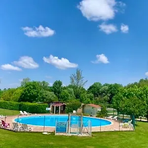 https://camping-le-casties.midi-pyreneeshotels.com